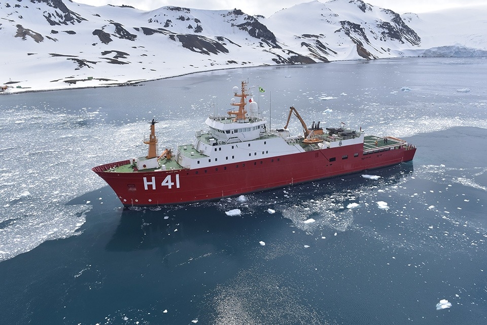 Cientistas usam inteligência artificial para simular efeito do aumento da temperatura no oceano Antártico
