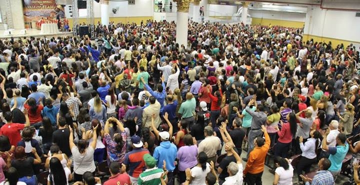 Igrejas evangélicas abriram em média 17 novos templos por dia no Brasil em 2019