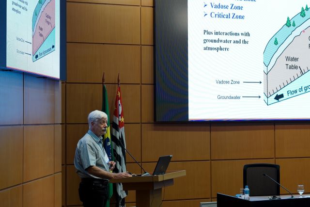 Researcher who transformed soil physics and vadose zone hydrology delivers fifth 2023 FAPESP Lecture