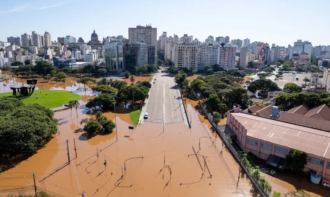 Enchentes no Rio Grande do Sul mostram que política de gestão do risco de desastres é falha no Brasil