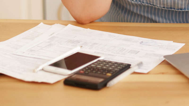 Apoio a filhos com transtornos mentais tem custo equivalente a 50% da renda mensal da família