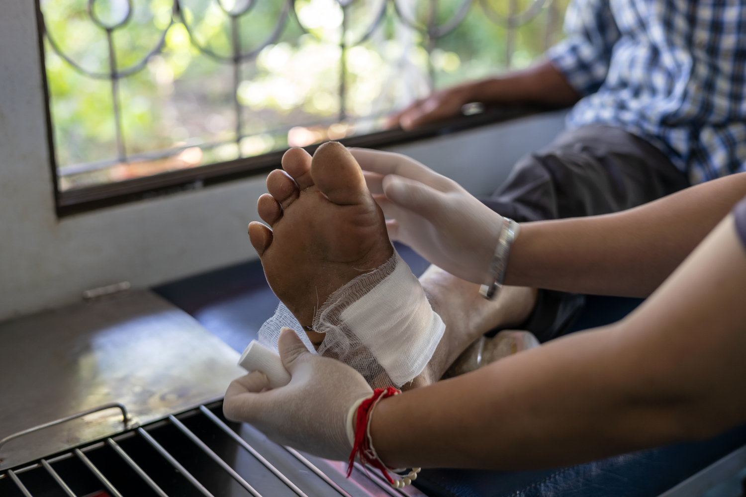 Nanoparticle combines two strategies to speed up the healing of chronic wounds