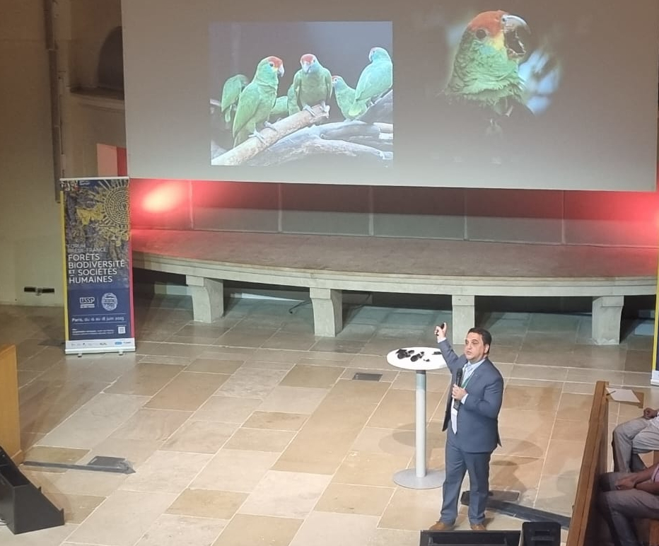 Luís Fábio Silveira (MZ-USP): 80% dos animais endêmicos e ameaçados da região foram protegidos por meio de programa apoiado pela Fapesp (foto: Elton Allison/Agência Fapesp)
