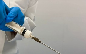 ‘Superinjerto’ reconstruye huesos y combate infecciones simultáneamente