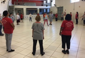 Estudo aponta exercício intervalado de alta intensidade como o mais benéfico para mulheres idosas