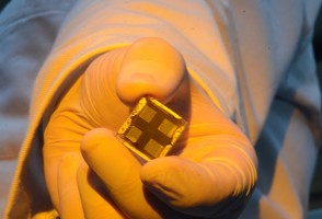 Simple process extends lifetime of perovskite solar cells