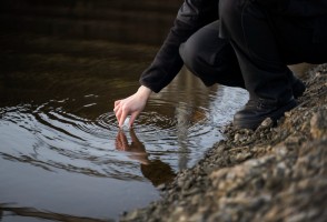 Contaminantes emergentes agravan la crisis hídrica en los países en desarrollo, señala un dossier