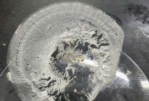 Plástico biodegradable hecho de residuos busca ayudar a reducir el impacto ambiental