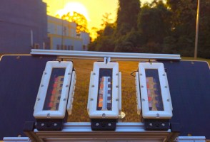 Reator brasileiro gera hidrogênio verde usando luz solar, água e materiais de baixo custo