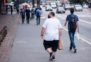 La obesidad abdominal y la pérdida muscular aumentan en un 83% el riesgo de muerte después de los 50 años