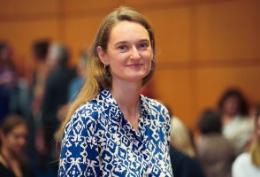 Museus devem atuar como espaços de reconstrução do vínculo social, defende diretora do Museu do Homem, de Paris