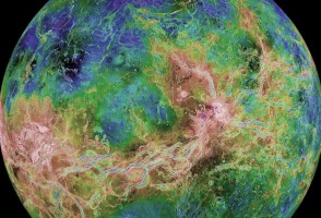 Novo modelo físico explica rotação retrógrada de Vênus como resultado natural da evolução planetária