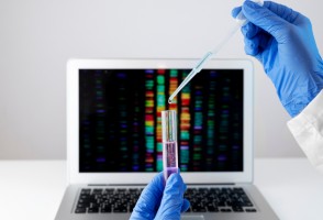Projeto vai oferecer teste genético gratuito para casais que planejam ter filhos