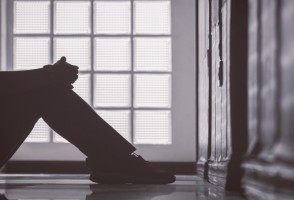 Depressão crônica altera forma como as redes cerebrais se comunicam