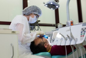 Combinação de ômega-3 e ácido acetilsalicílico tem eficácia semelhante à de antibióticos contra periodontite grave