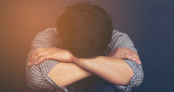 Genes ligados à comunicação de neurônios aparecem alterados em células de defesa de pacientes com depressão