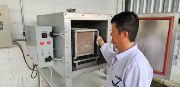 Tecnologia baseada em fibras sintéticas recicladas permite produzir água potável a partir da umidade do ar