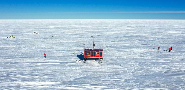 Paisagem de gelo na Antártica estudada por pesquisadores brasileiros