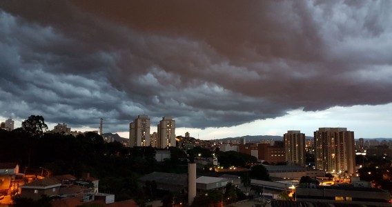 Nova ferramenta de IA prevê rota e intensidade de tempestades em curtíssimo prazo