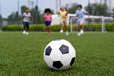 Praticar esportes na infância e adolescência proporciona benefícios permanentes ao coração